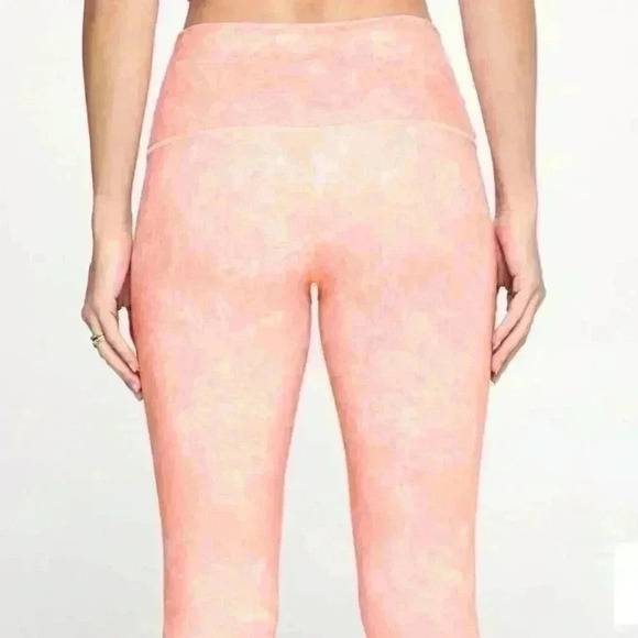 Evolution and creation the MIA legging in PEACH MINERAL WASH size large - Picture 4 of 8